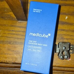Medicube One Day Exosome Shot 2000 - Blue